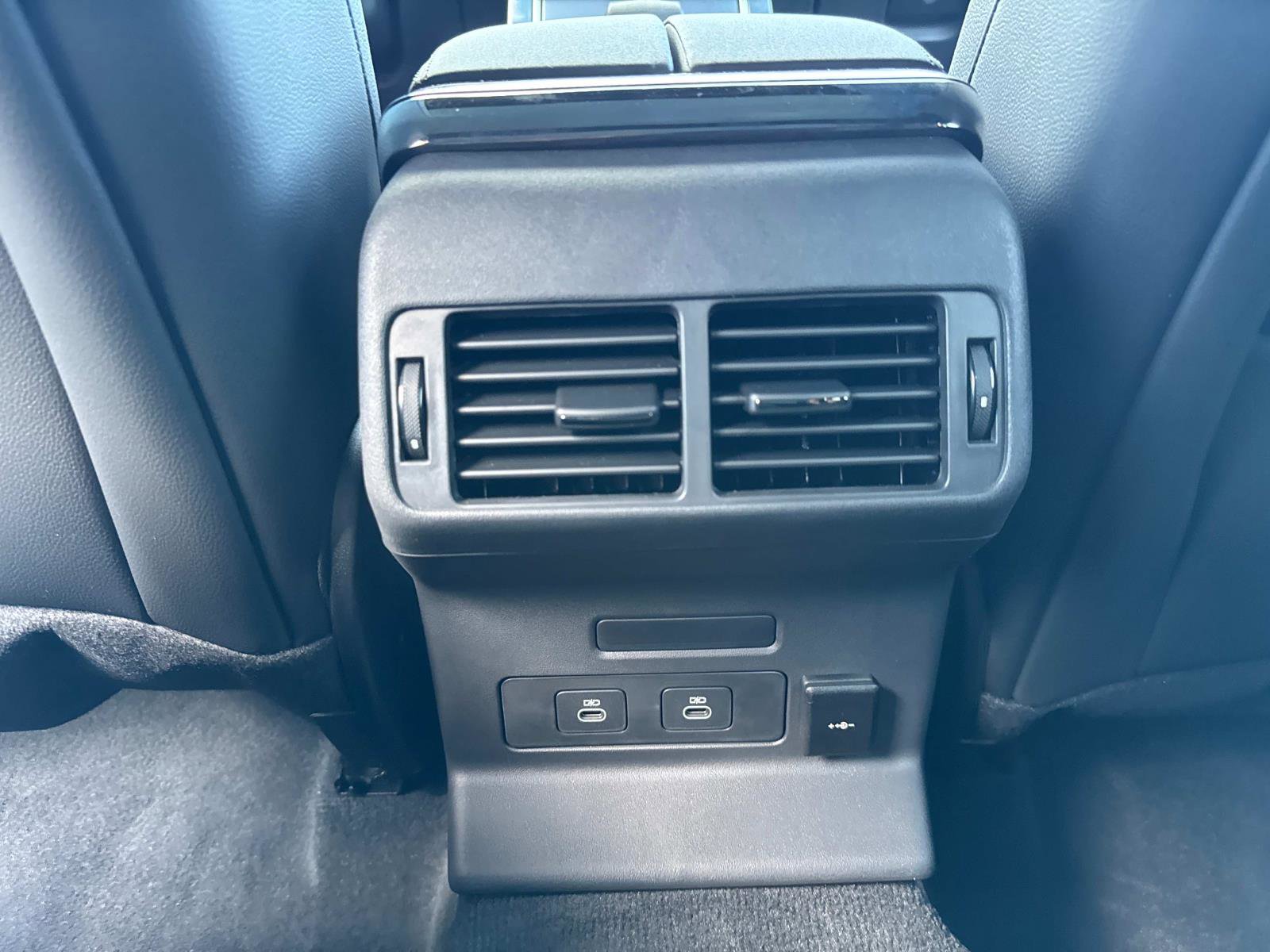 New 2026 Land Rover Range Rover Velar Dynamic SE image 17