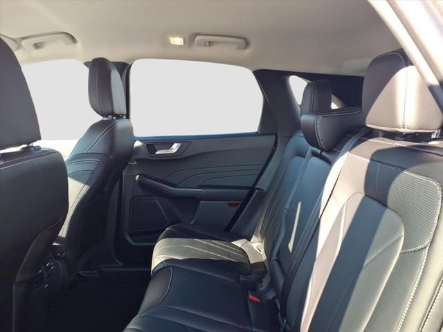 Used 2026 Ford Escape Platinum w/ Premium Technology Package AWD/4WD image 9