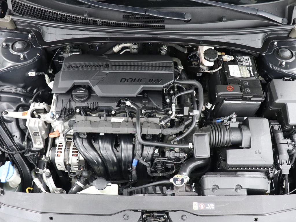 Used 2022 Hyundai Elantra SEL w/ Preferred Accessory Package image 9