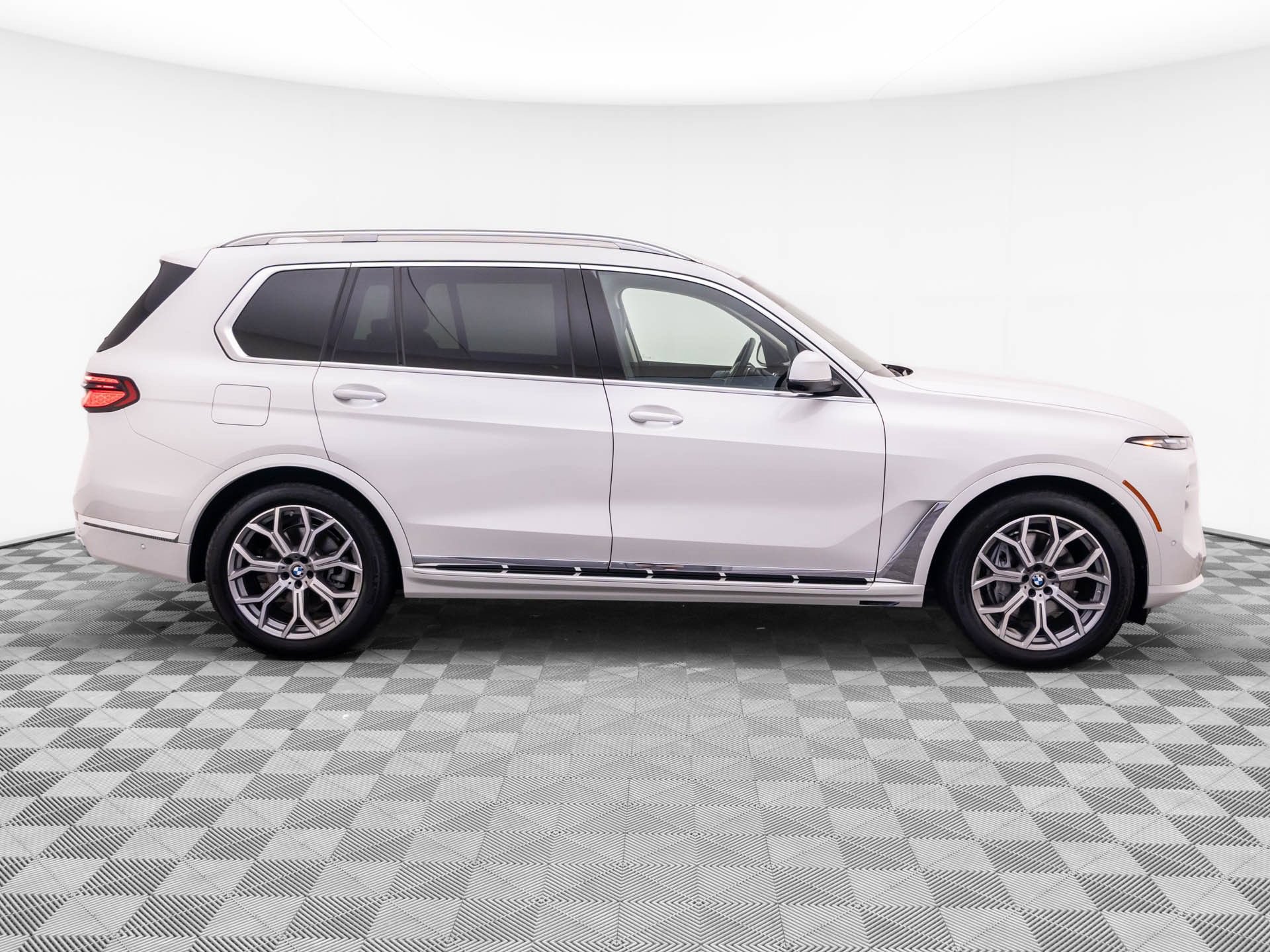 Certified 2026 BMW X7 xDrive40i AWD/4WD image 5