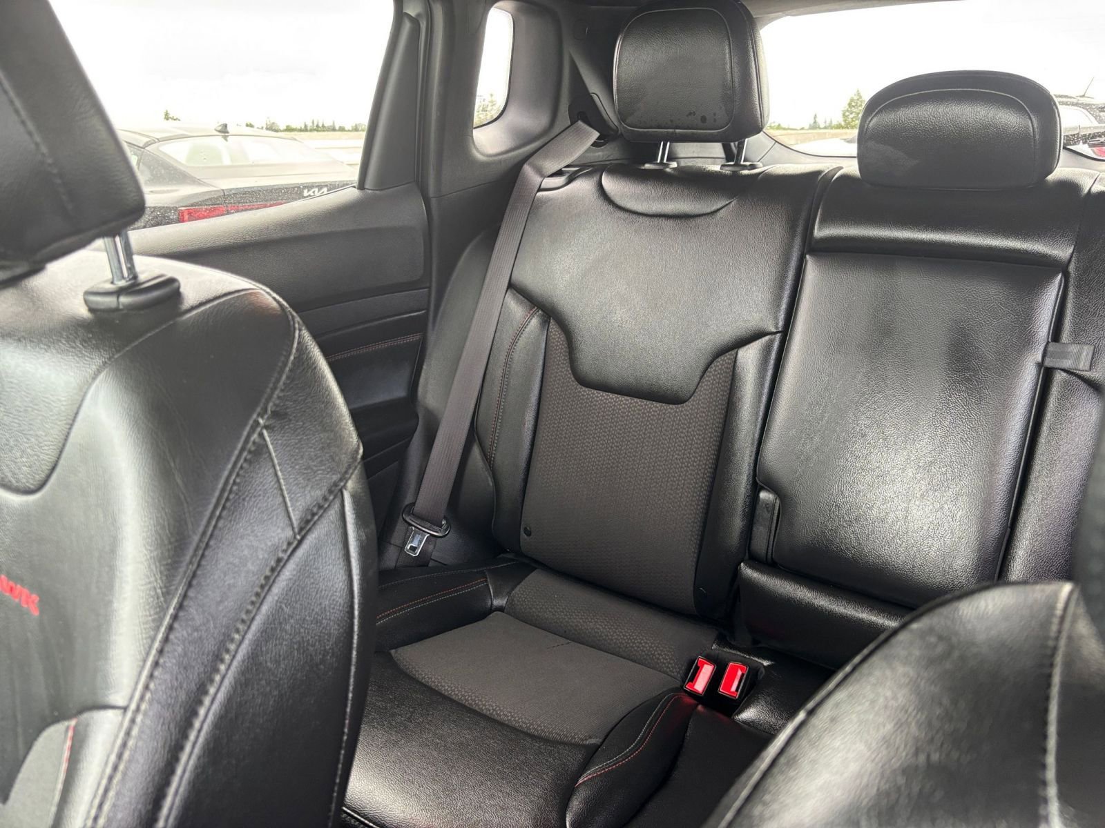 Used 2025 Jeep Compass Trailhawk AWD/4WD image 38