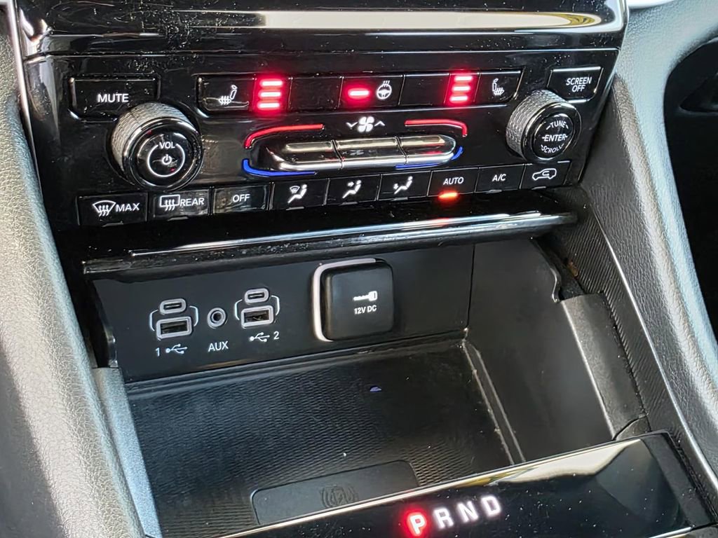 Used 2025 Jeep Grand Cherokee Altitude image 23