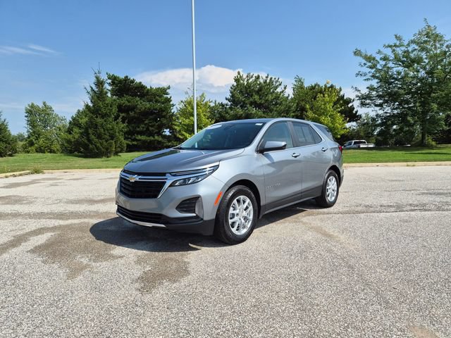 Used 2024 Chevrolet Equinox LT w/ LPO, Floor Liner Package FWD image 1