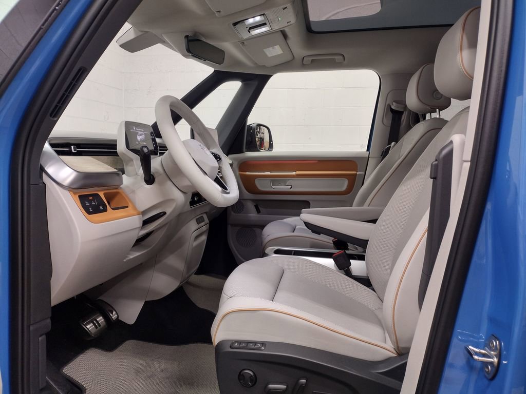 New 2025 Volkswagen ID. Buzz 1st Edition image 28