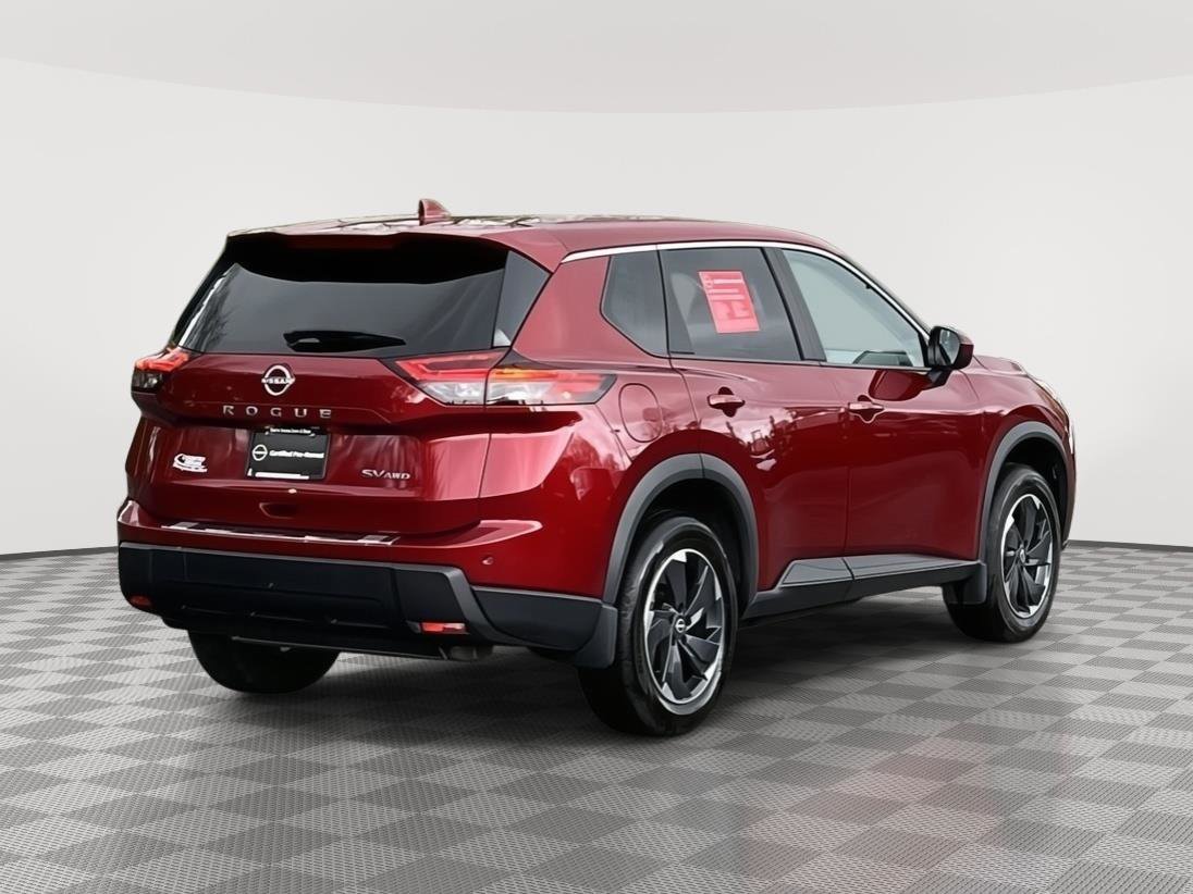 Used 2024 Nissan Rogue SV AWD/4WD image 5