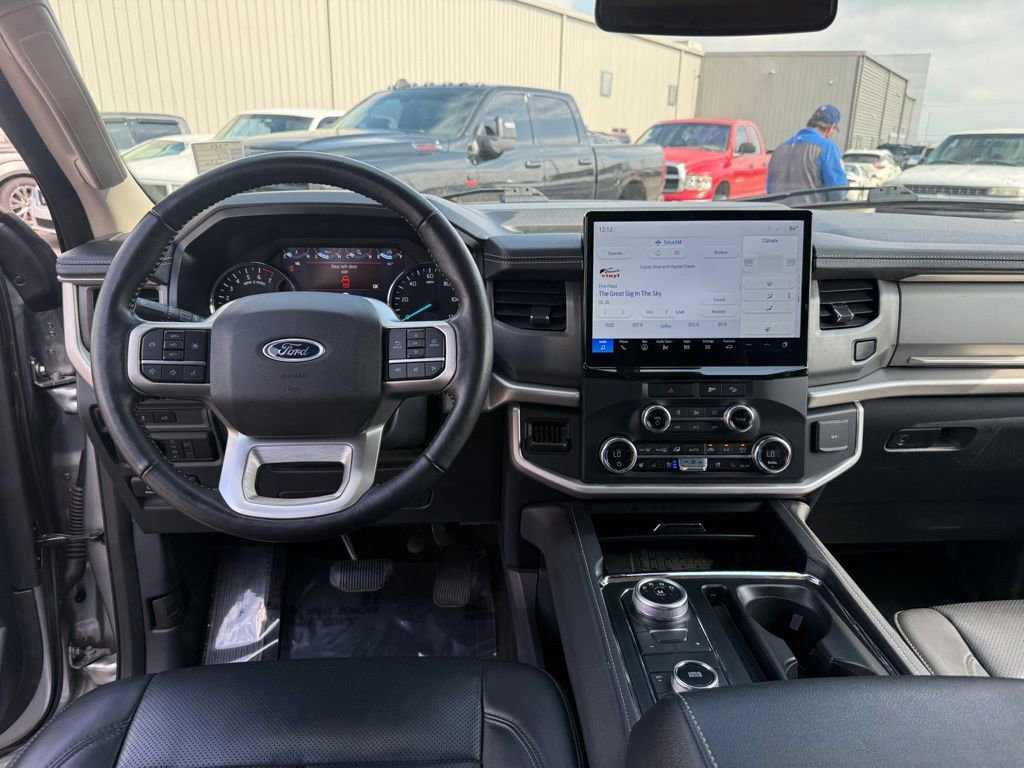 Used 2023 Ford Expedition Max XLT image 13