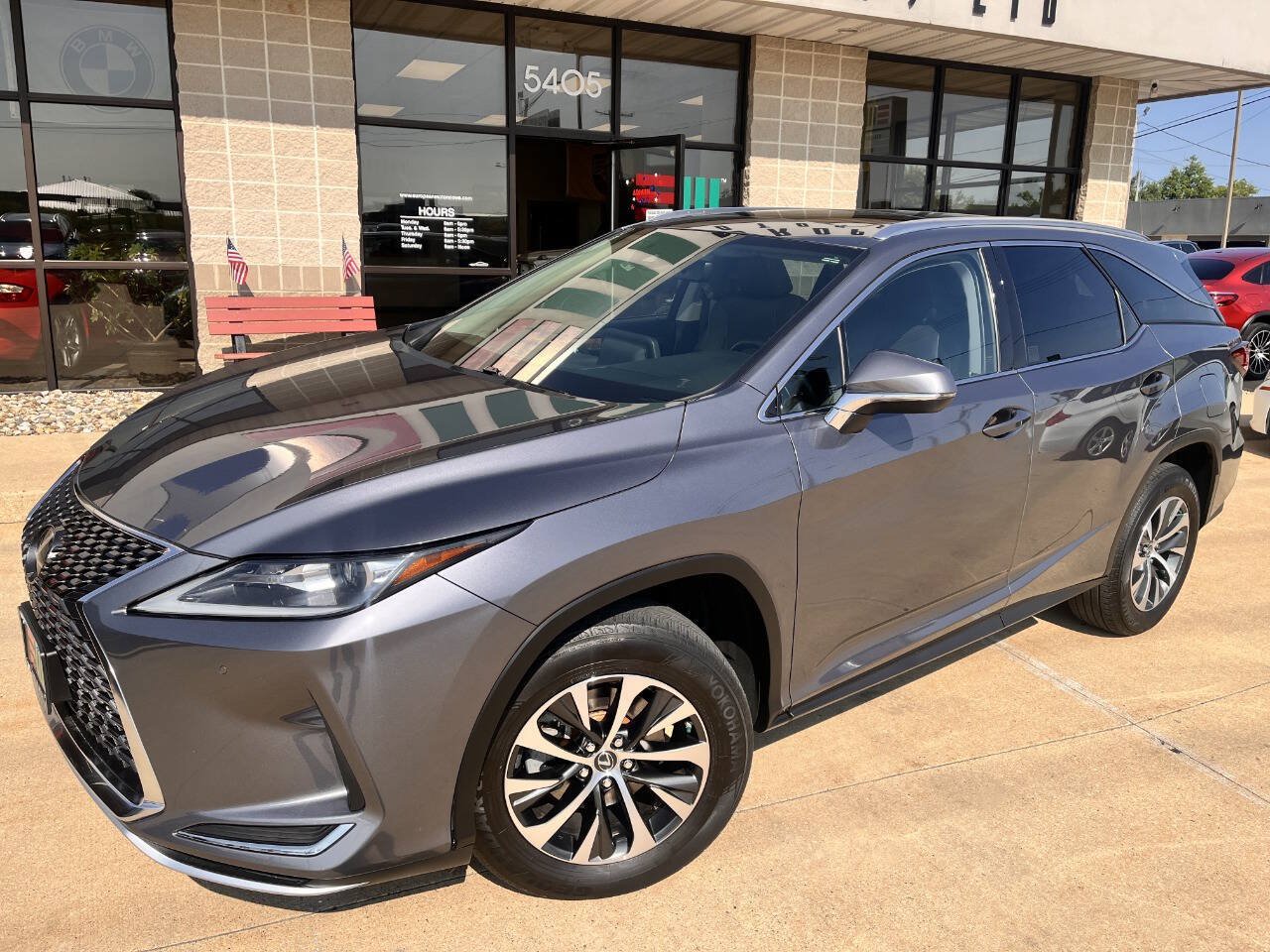 Used 2021 Lexus RX 350L Premium w/ Premium Package AWD/4WD image 2
