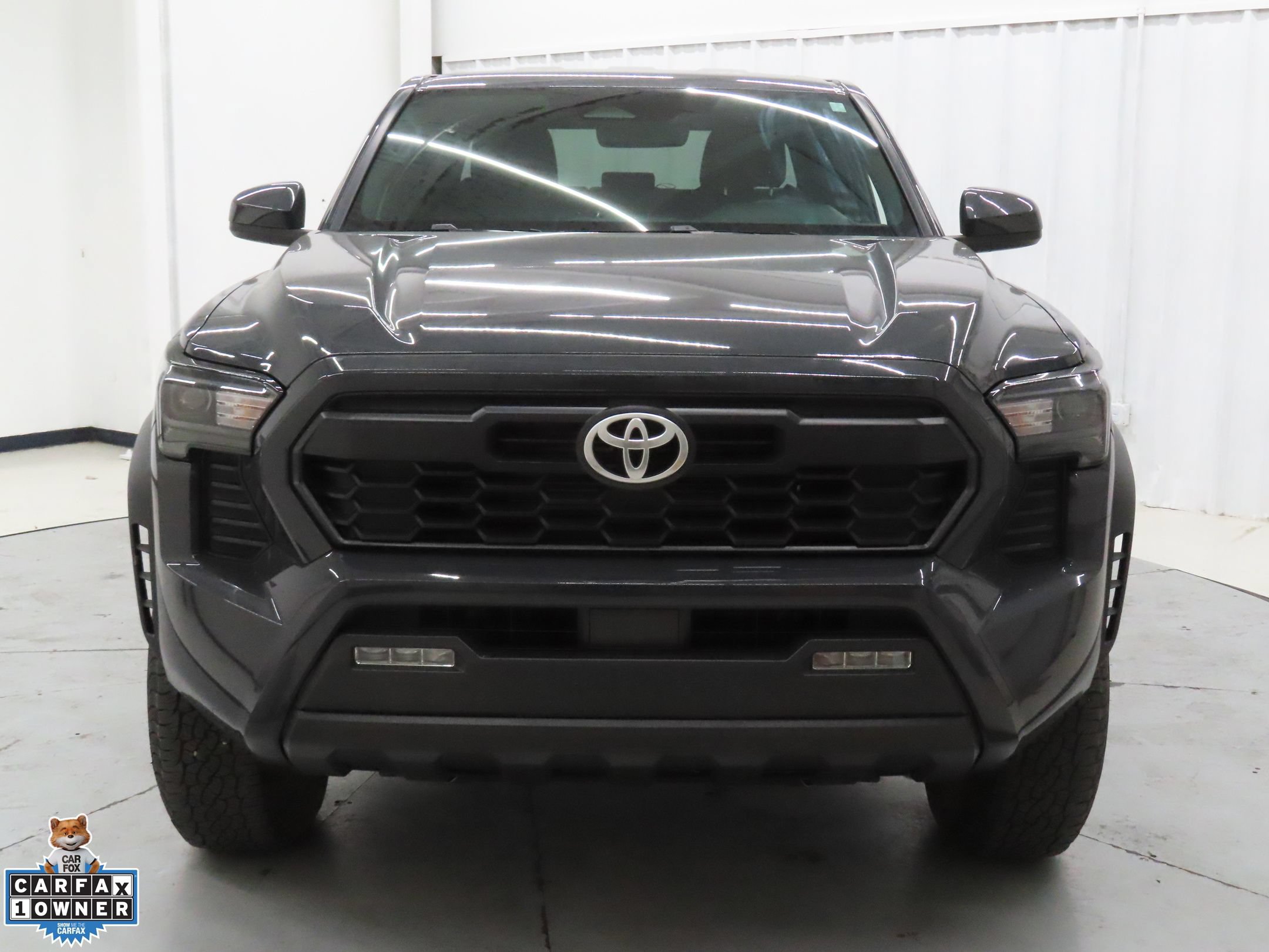 Used 2024 Toyota Tacoma TRD Off-Road AWD/4WD image 9