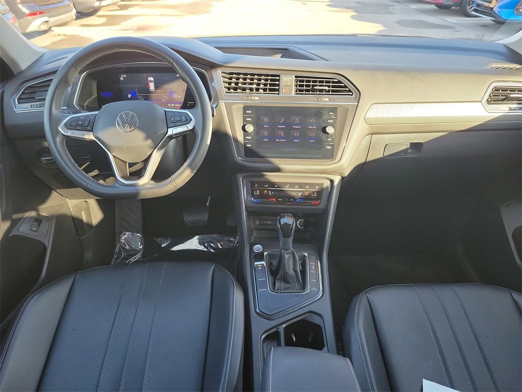 Used 2022 Volkswagen Tiguan SE image 9