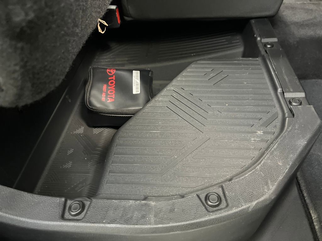 Used 2024 Toyota Tacoma TRD Off-Road image 18