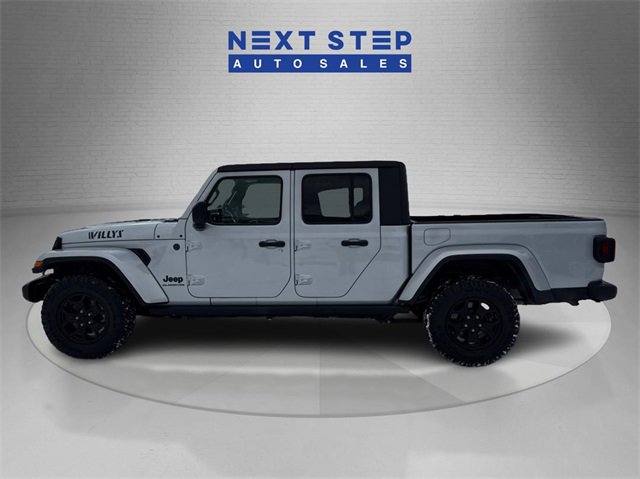 Used 2022 Jeep Gladiator Willys image 4