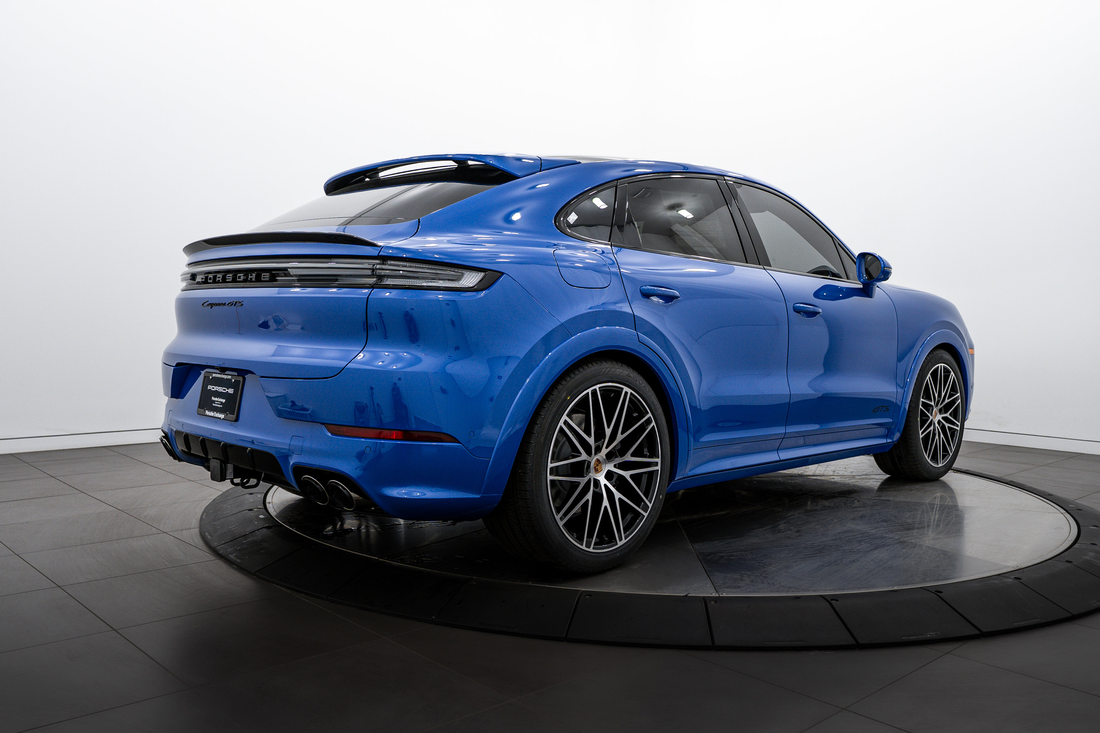 New 2026 Porsche Cayenne GTS image 7
