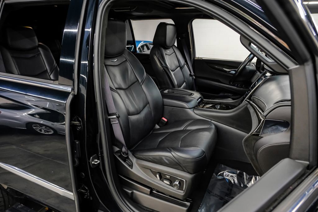 Used 2016 Cadillac Escalade Platinum RWD image 41