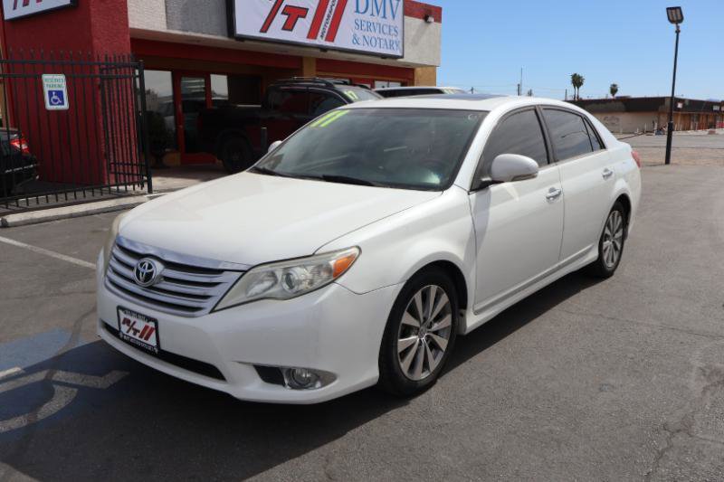 Used 2011 Toyota Avalon Limited FWD image 3