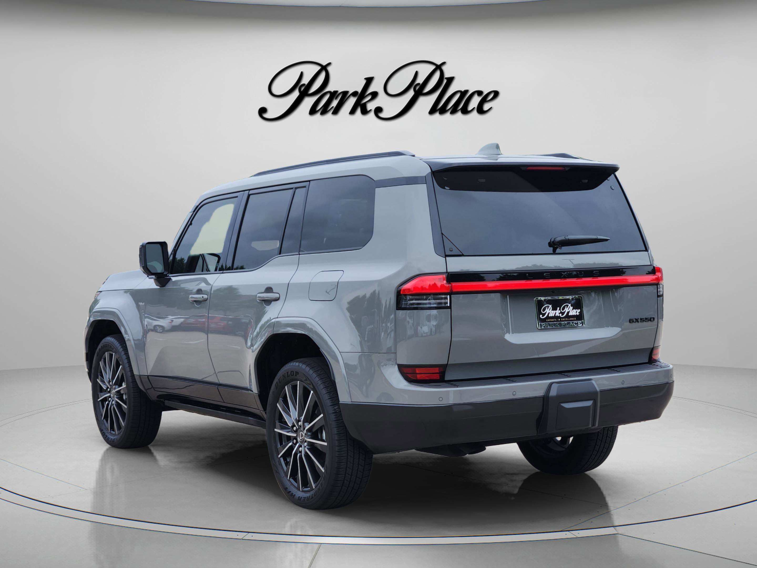 Used 2025 Lexus GX 550 w/ Accessory Package (Z1) AWD/4WD image 3