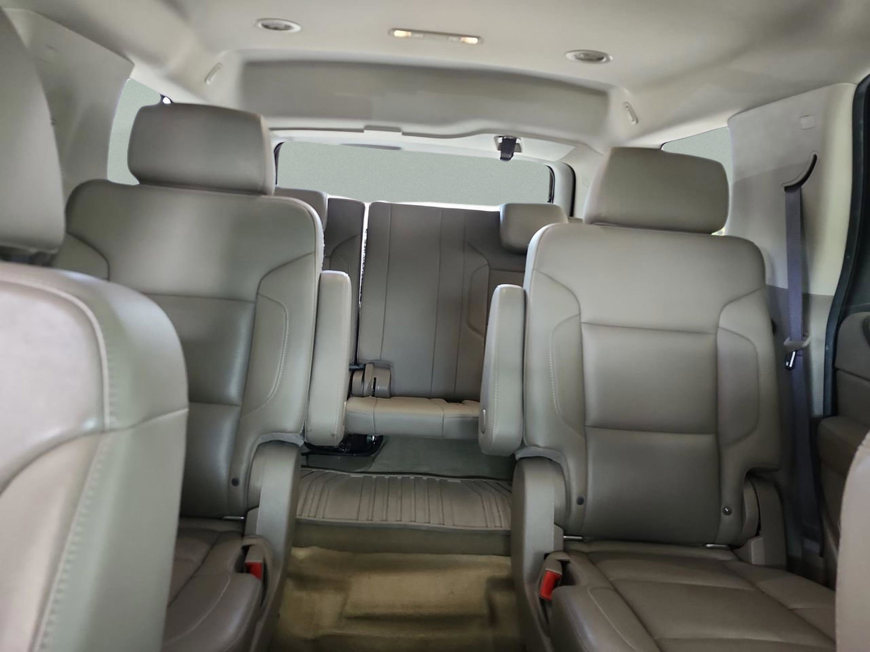 Used 2017 GMC Yukon SLT w/ Premium Edition AWD/4WD image 18