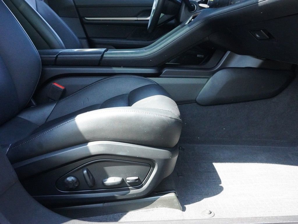 Used 2022 Porsche Taycan RWD image 35