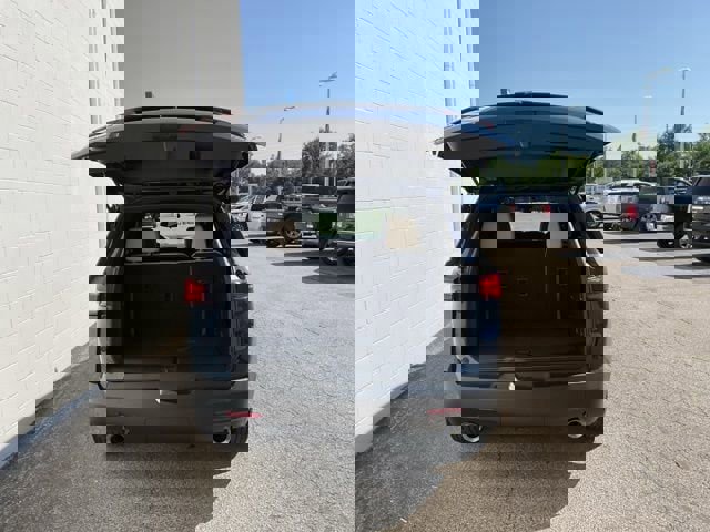 Used 2023 Chevrolet Traverse LS w/ Safety Package FWD image 7