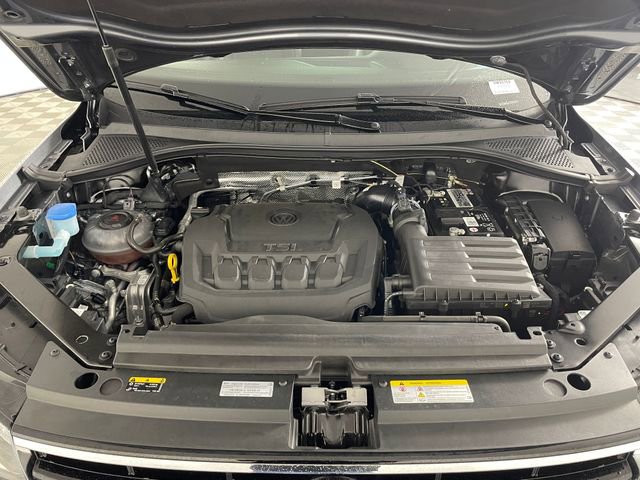 Used 2023 Volkswagen Tiguan SE R-Line FWD image 22