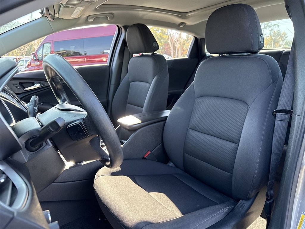 Used 2024 Chevrolet Malibu LT image 11