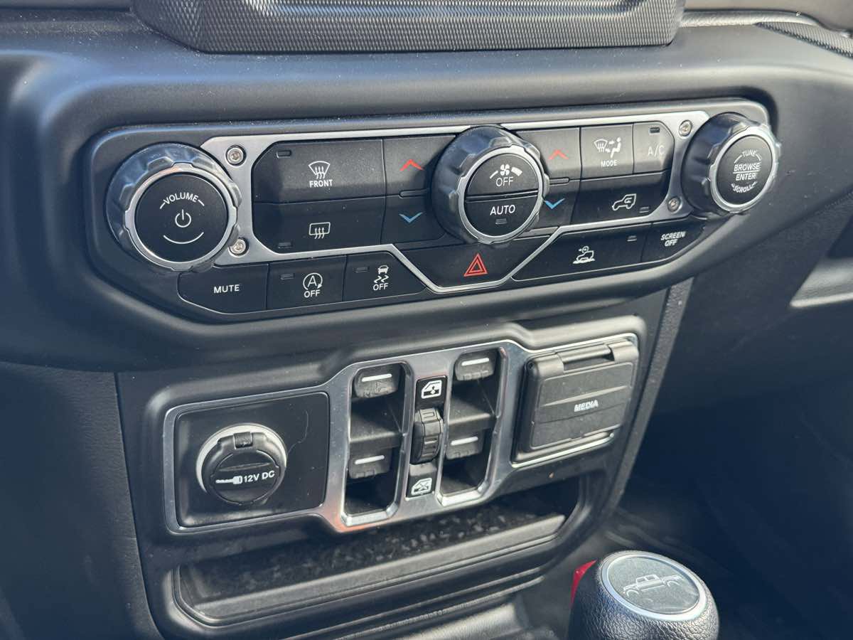 Used 2021 Jeep Gladiator Sport AWD/4WD image 34