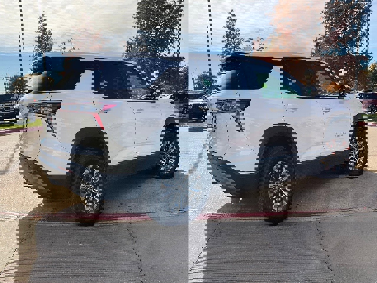 Used 2025 Chevrolet Equinox LT image 6