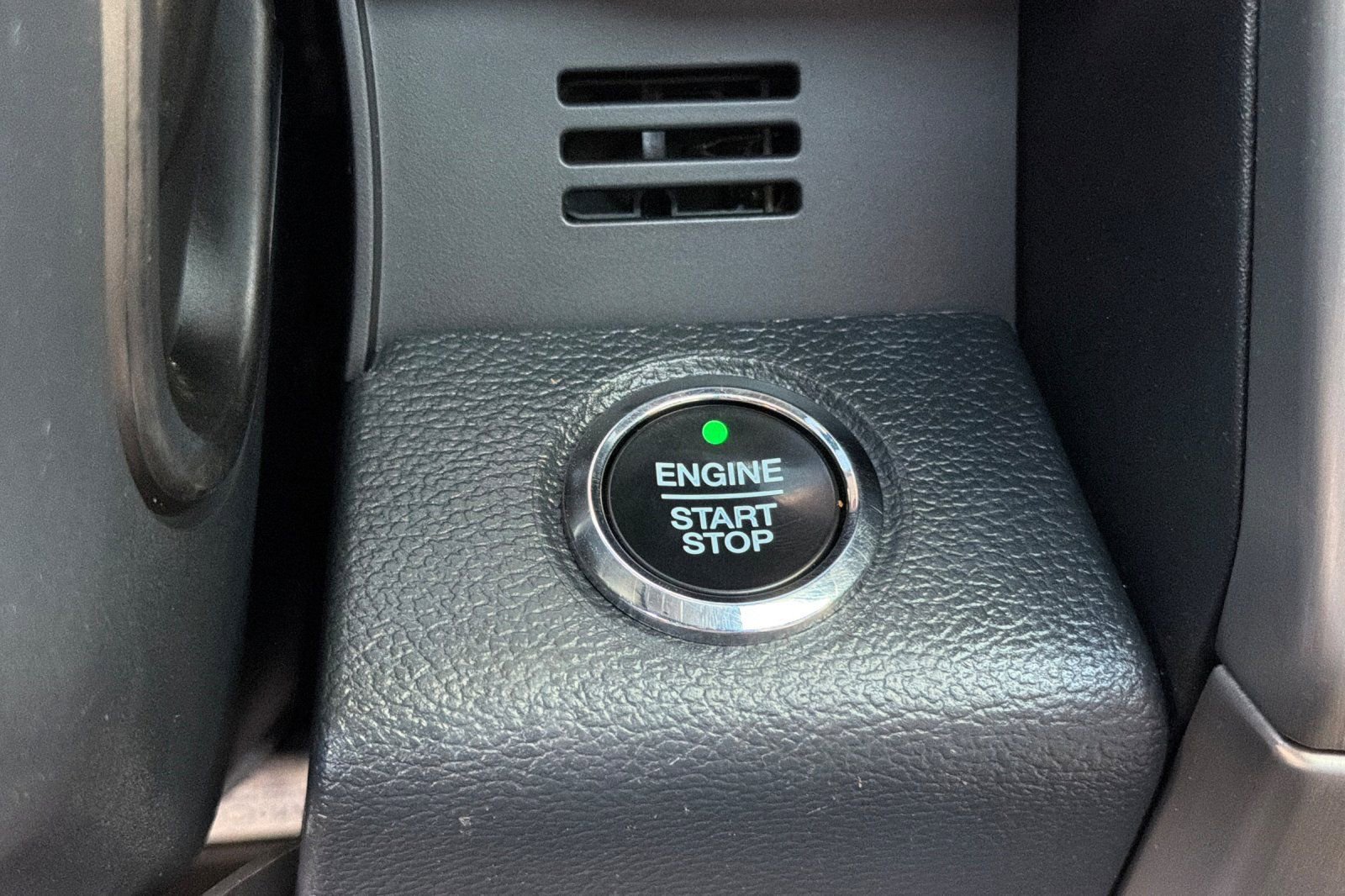 Used 2022 Ford F450 Platinum w/ FX4 Off-Road Package image 22