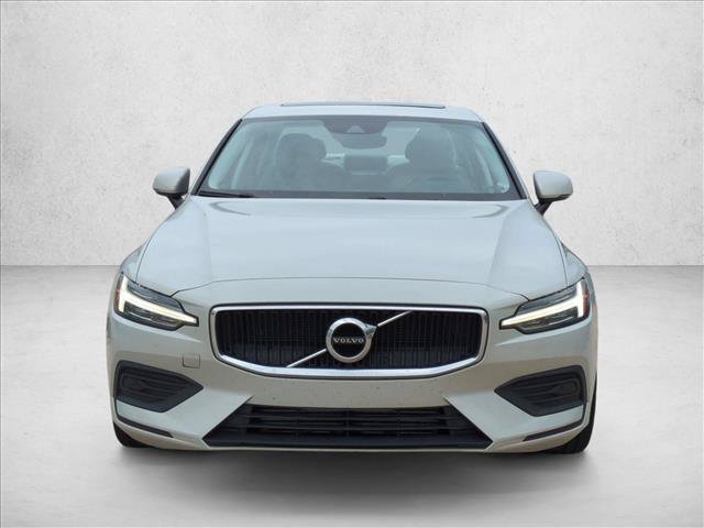 Used 2020 Volvo S60 T5 Momentum FWD image 2