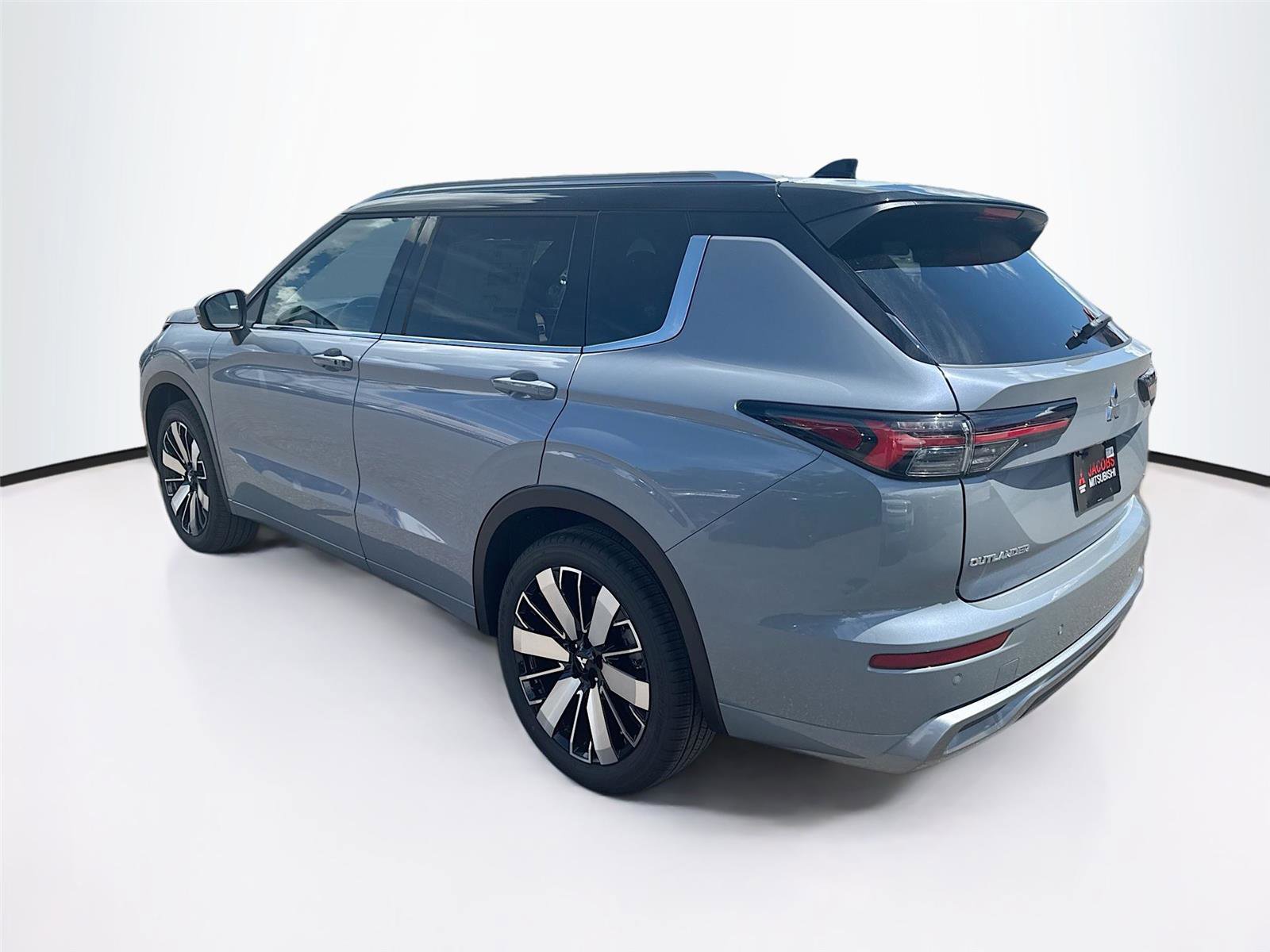 New 2025 Mitsubishi Outlander SEL image 5
