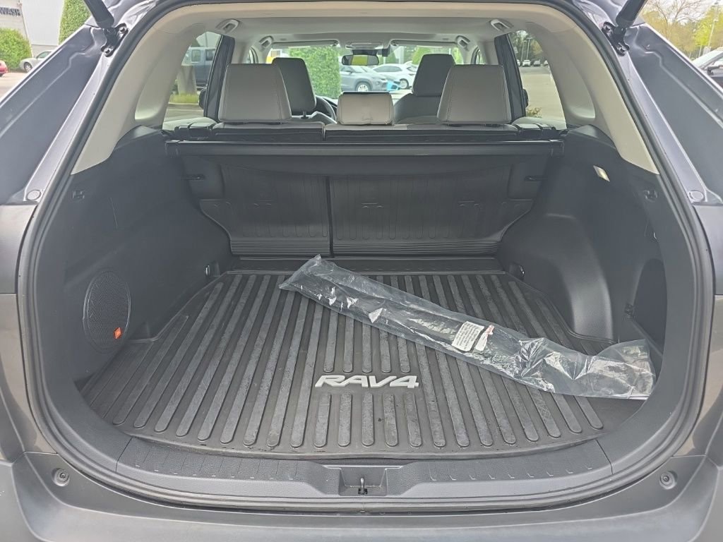 Used 2023 Toyota RAV4 XLE Premium image 36