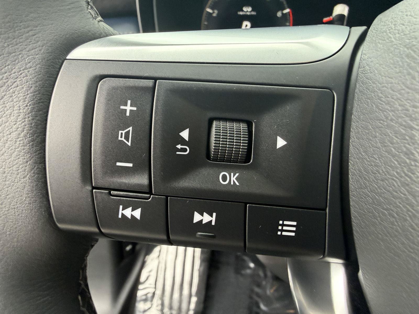 Used 2026 INFINITI QX60 Sport AWD/4WD image 17