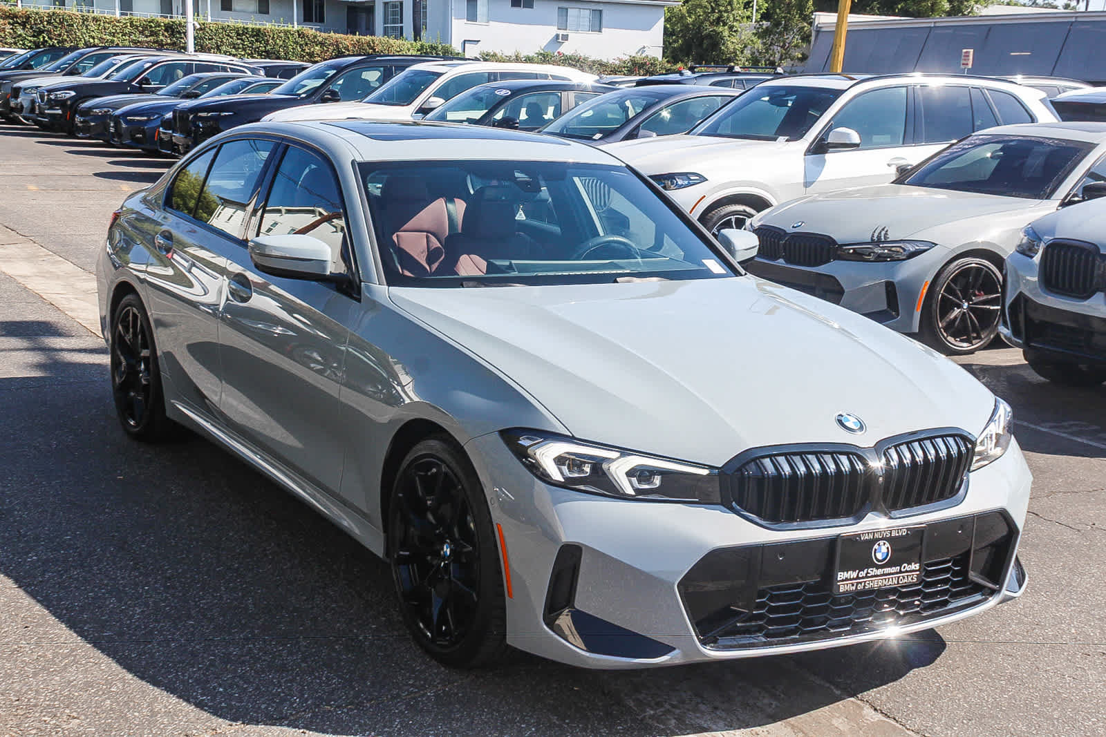 Used 2026 BMW 330i Sedan w/ M Sport Package RWD image 3