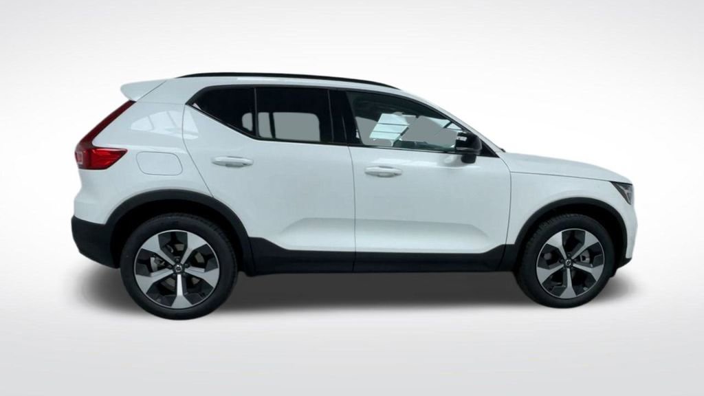 New 2026 Volvo XC40 B5 Plus w/ Protection Package Premier AWD/4WD image 5