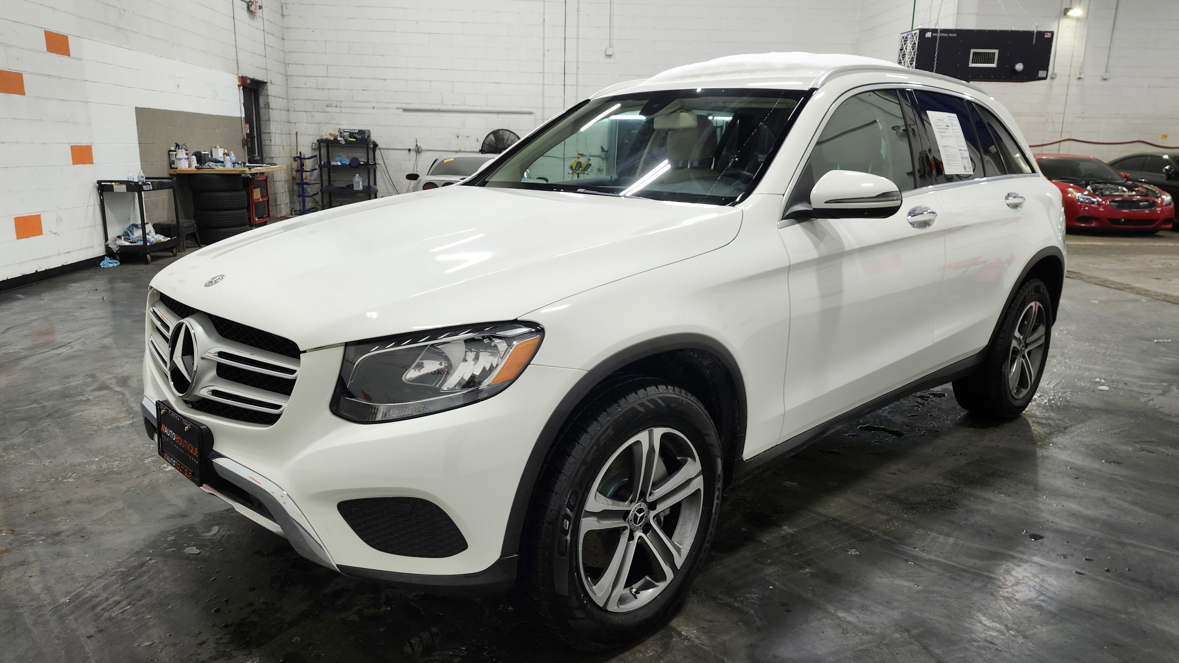 Used 2019 Mercedes-Benz GLC 300 w/ Premium Package image 13