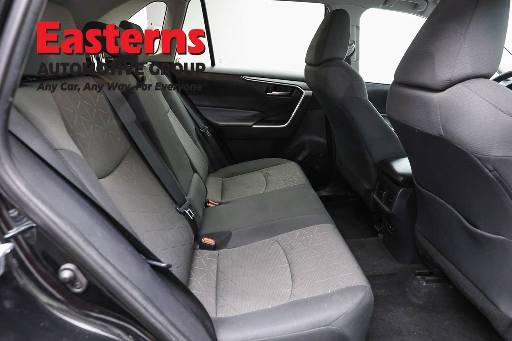 Used 2021 Toyota RAV4 XLE AWD/4WD image 22