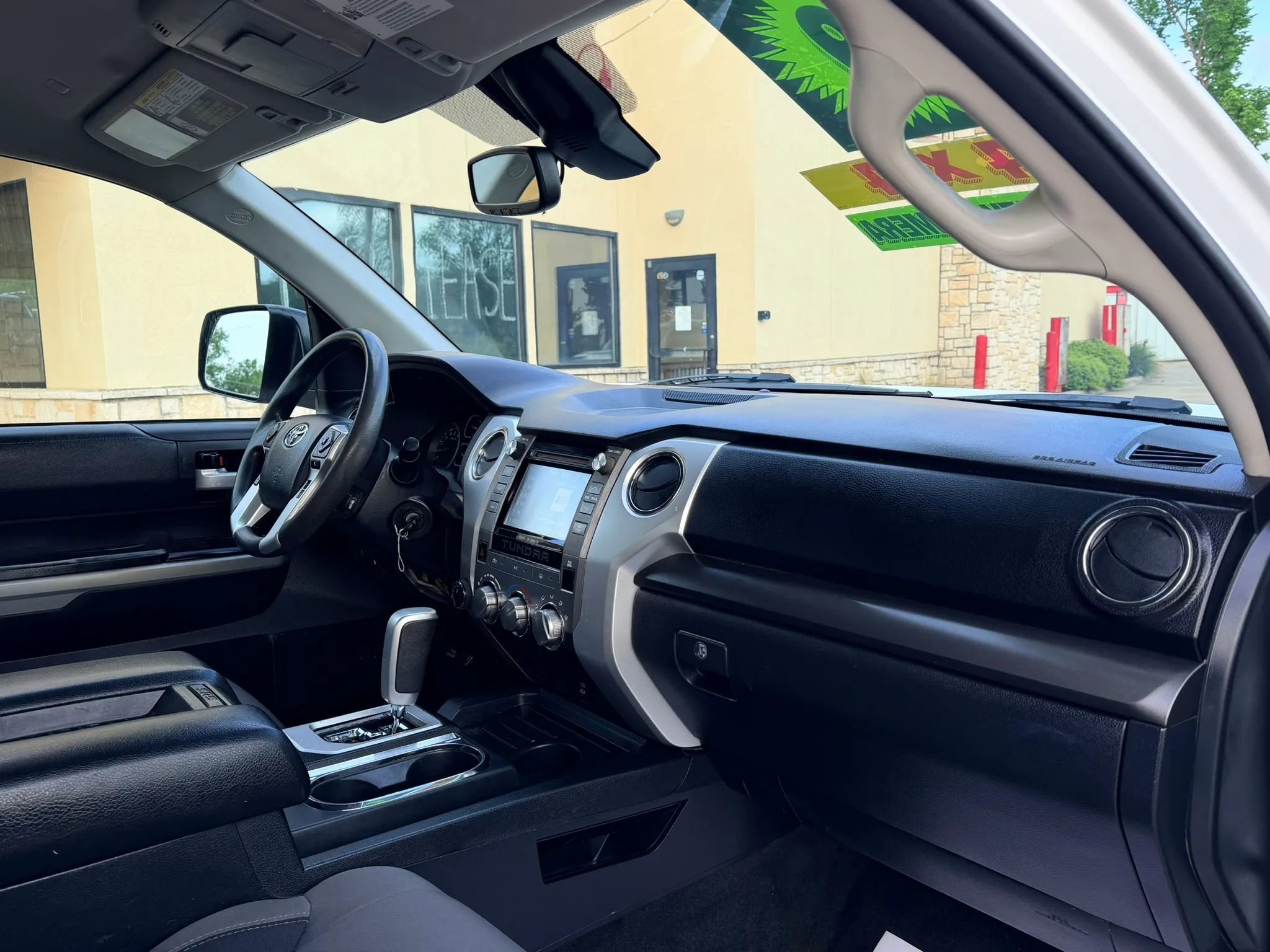 Used 2019 Toyota Tundra SR5 w/ SR5 Upgrade Package AWD/4WD image 13