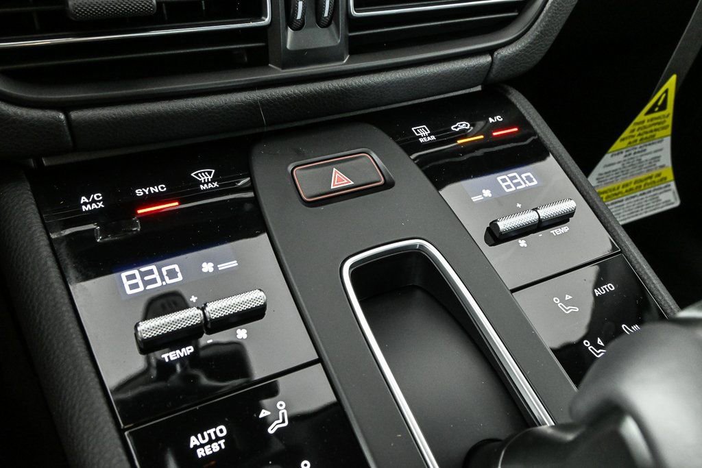 Certified 2026 Porsche Macan AWD/4WD image 17