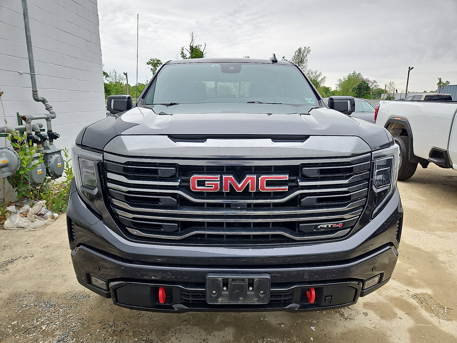 Used 2024 GMC Sierra 1500 AT4 w/ AT4 Premium Package AWD/4WD image 3