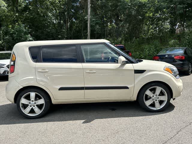 Used 2011 Kia Soul ! FWD image 3