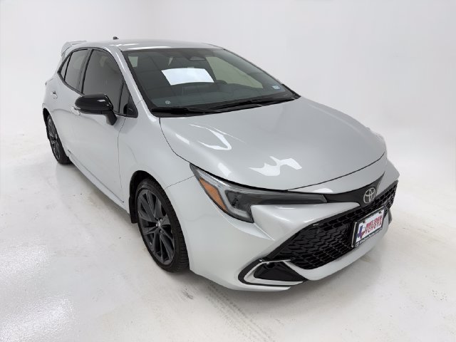 Used 2026 Toyota Corolla XSE FWD image 2