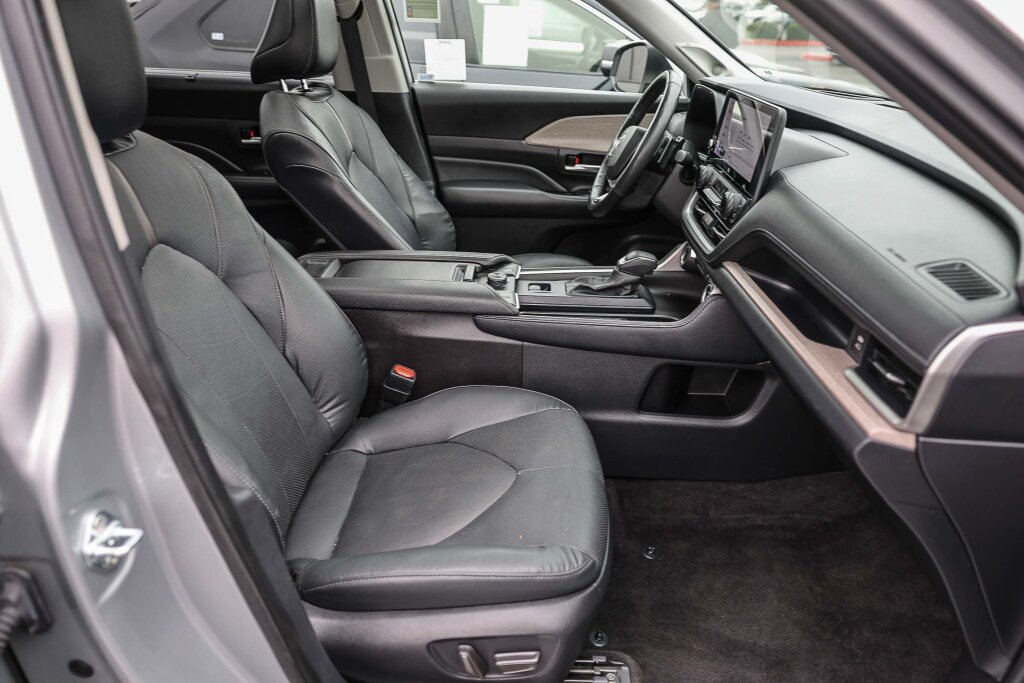 Certified 2024 Toyota Grand Highlander AWD image 9