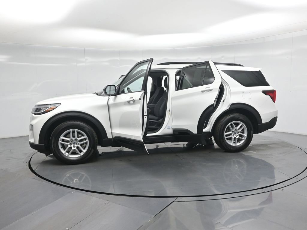 New 2026 Ford Explorer Active RWD image 36