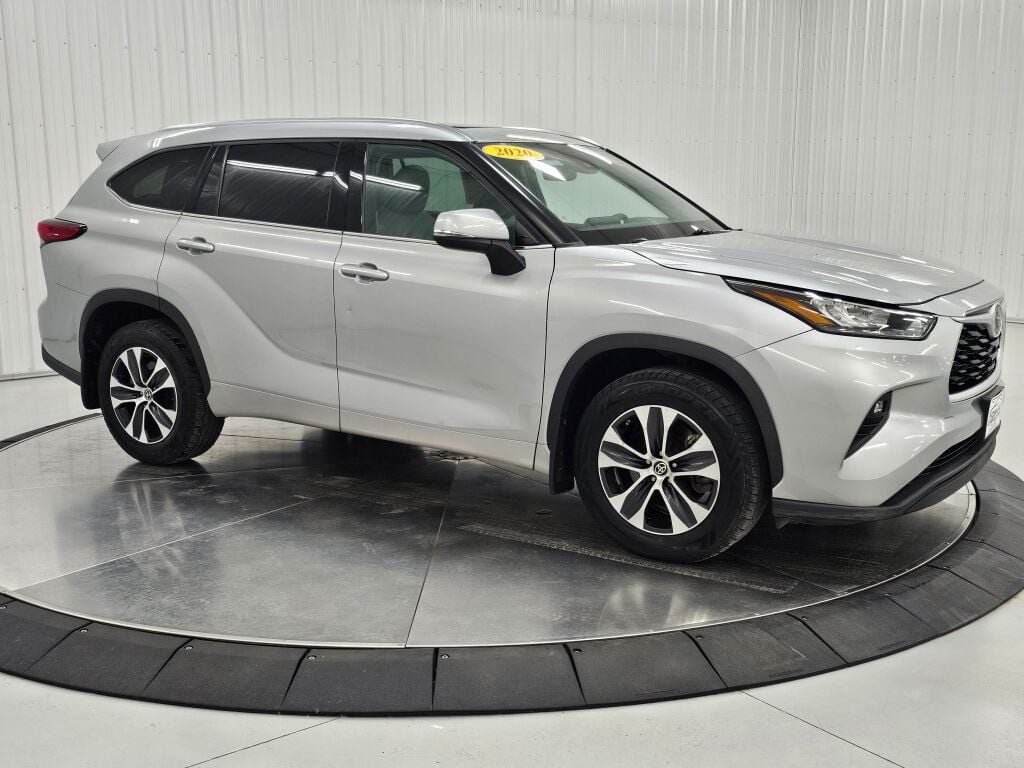 Used 2020 Toyota Highlander XLE AWD/4WD image 7