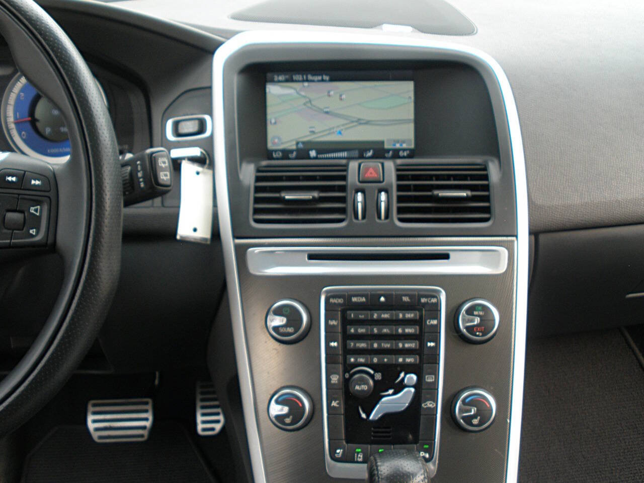 Used 2011 Volvo XC60 T6 R-Design w/ Convenience Pkg AWD/4WD image 35