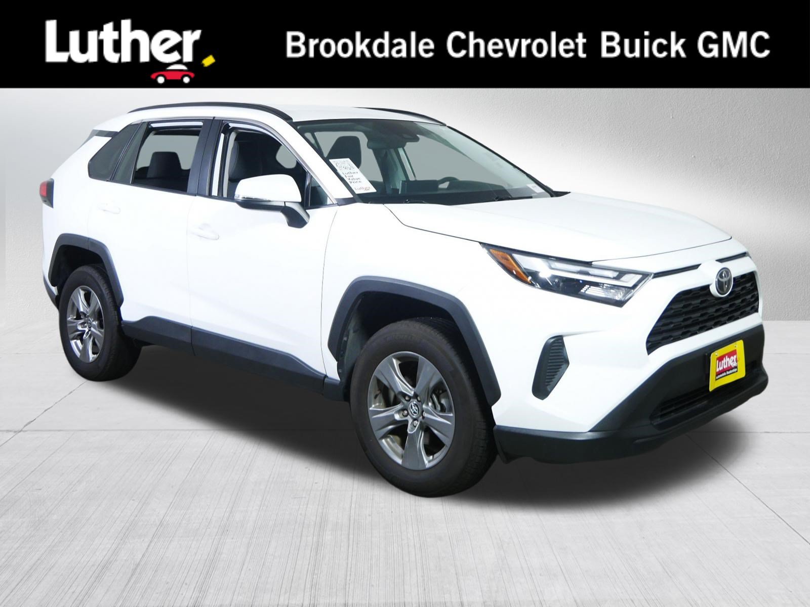 Used 2024 Toyota RAV4 XLE AWD/4WD image 1
