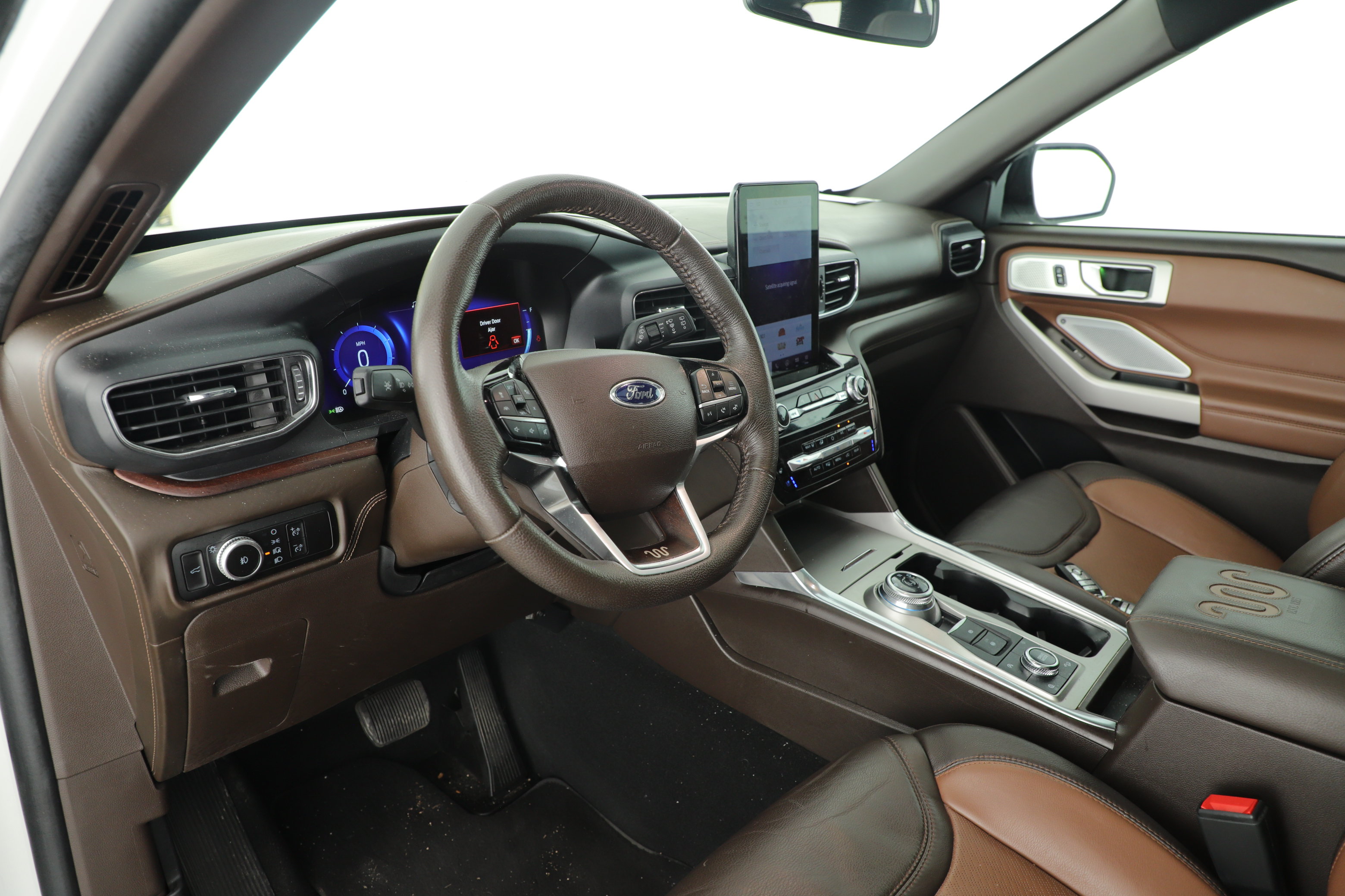 Used 2023 Ford Explorer King Ranch w/ Technology Package AWD/4WD image 8