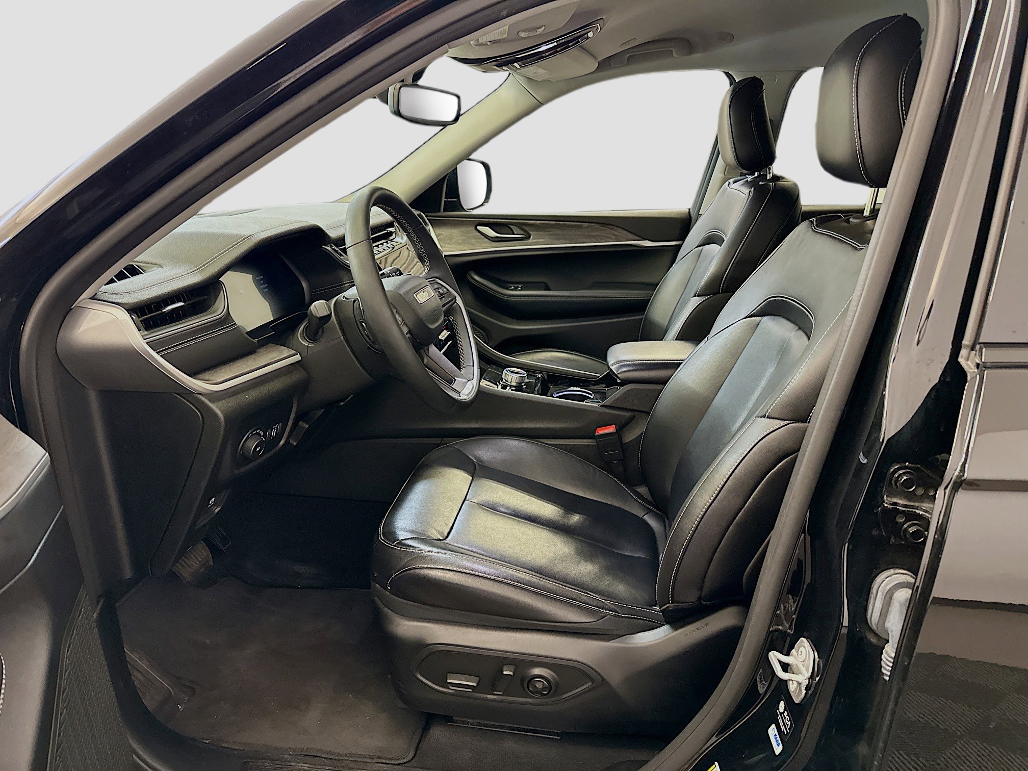 Used 2023 Jeep Grand Cherokee L Limited image 13