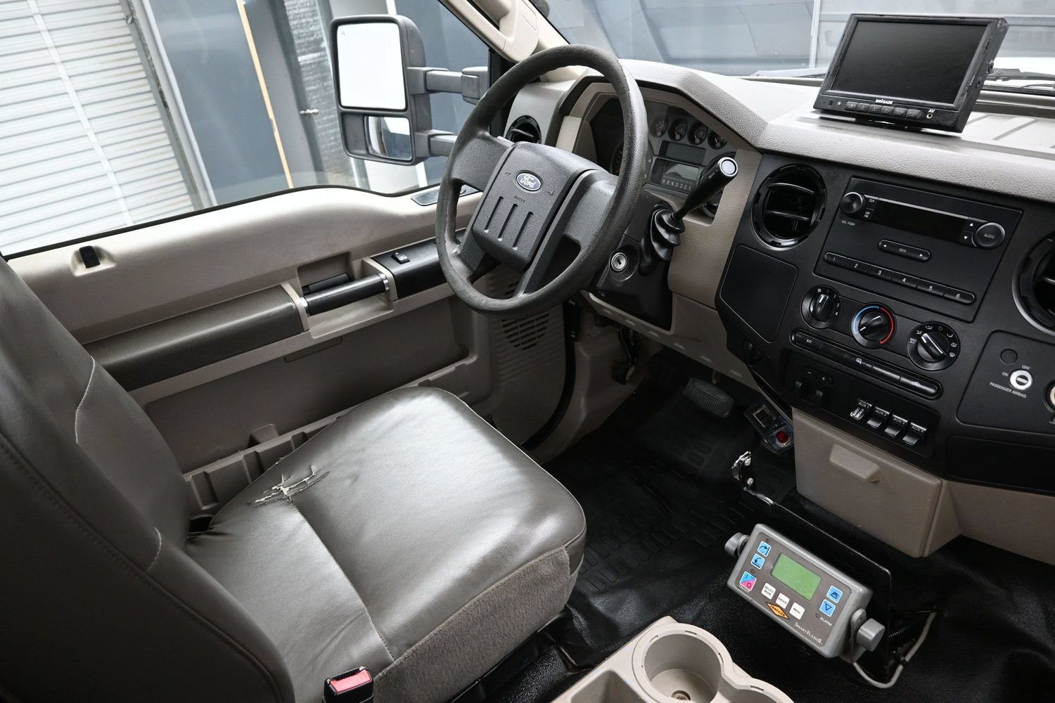 Used 2009 Ford F550 2WD Regular Cab Super Duty image 18