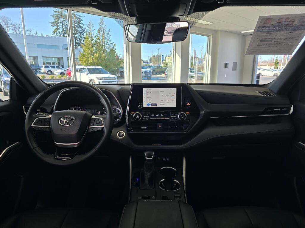 Used 2024 Toyota Highlander XSE image 24
