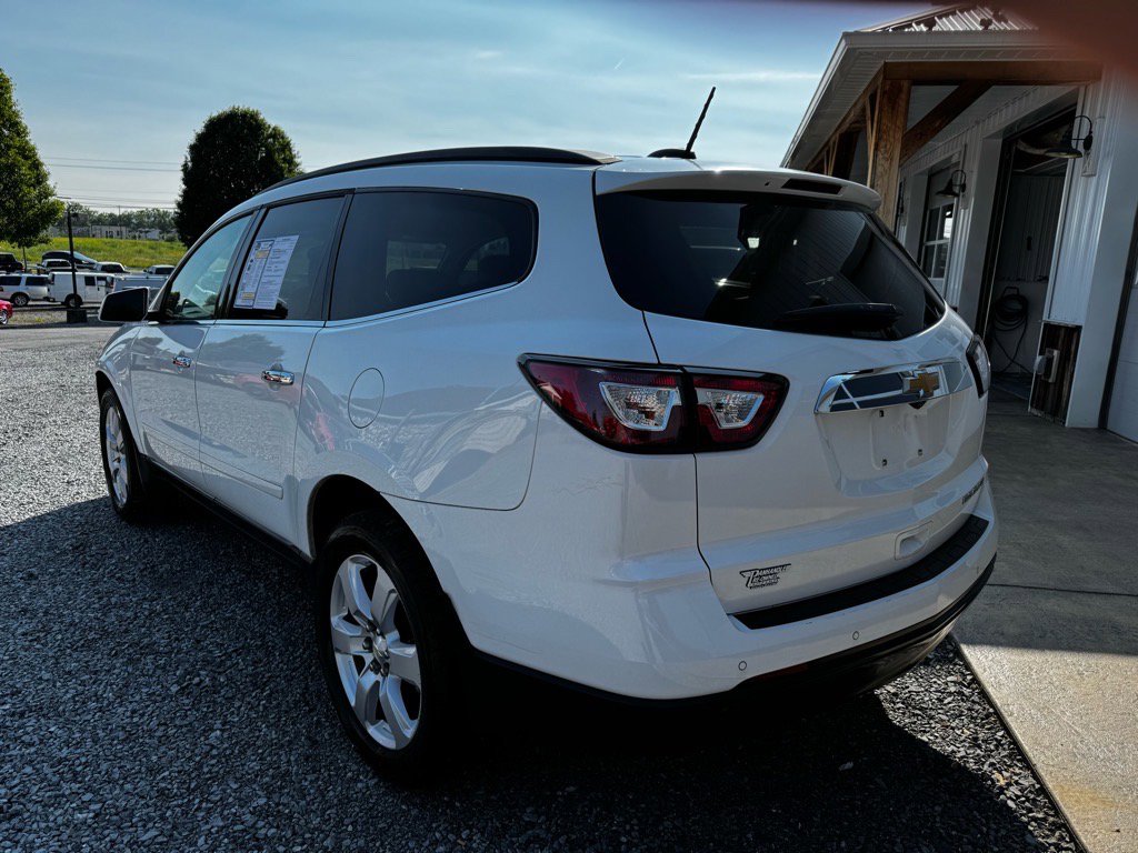 Used 2016 Chevrolet Traverse LT w/ Style and Technology Package image 7